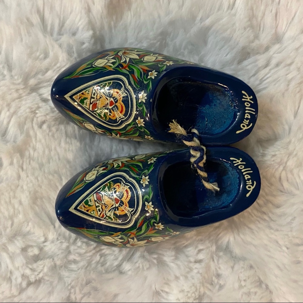 Vintage Holland Handpainted Miniature Wood Clogs - Picture 4 of 5
